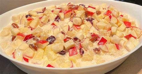 Ensalada navideña de manzana con piña y nueces para Navidad