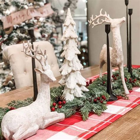 35 Stunning Christmas Centerpieces to Make Your Season Bright