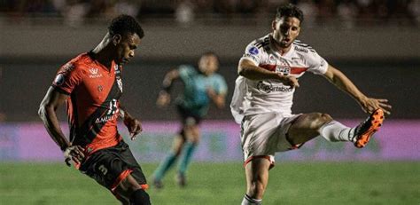 São Paulo x Atlético GO onde assistir escalações e arbitragem