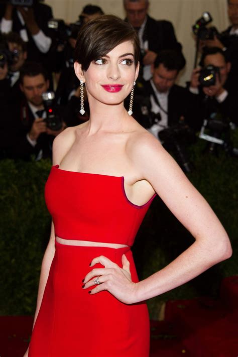 Anne Hathaway Wearing Calvin Klein Collections Met Costume