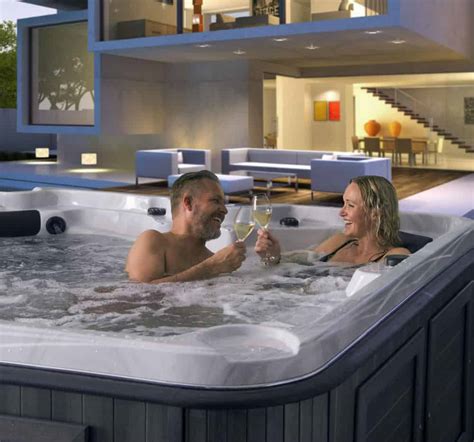 Luxury Hot Tubs By Arctic Spas Usa