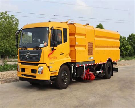 Different Sizes And Models Runway Sweeper Truck Liters Street Sweeper