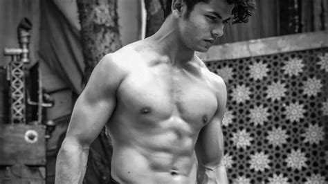 Siddharth Nigam Shows Off Ripped Body In Gym Wear Check Pics Iwmbuzz