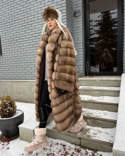 Pin By Raushan On Fur Coat How To Wear Fur