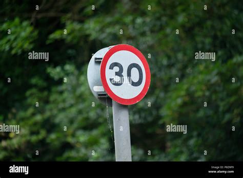 30 Mph Sign In The Uk Stock Photo Alamy