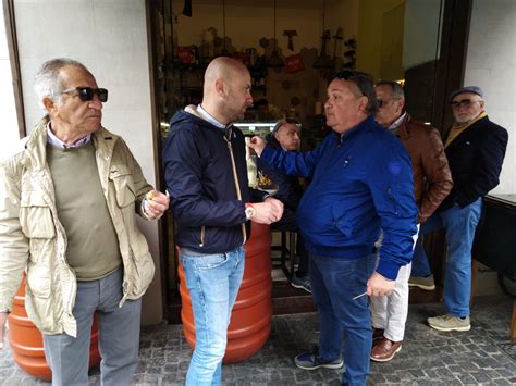 Aversa Gianluca Golia In Giro Per La Citt Con I Suoi Candidati Walk