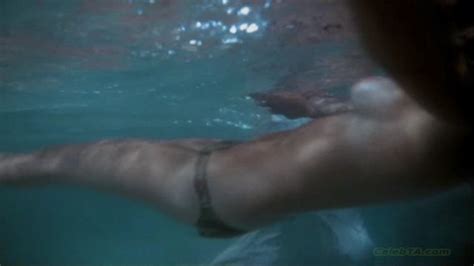 Naked Jennifer Ashley In Tintorera