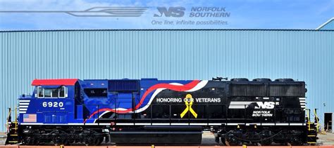 Boldly-painted Norfolk Southern locomotive honors military… | Flickr