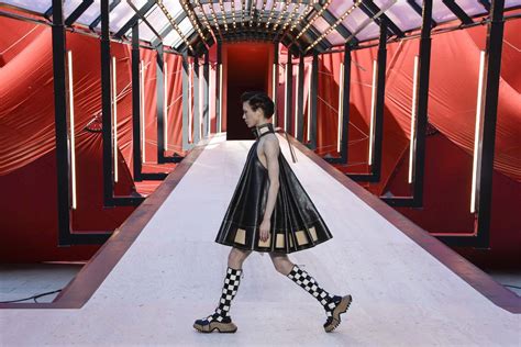 Department Store Louis Vuitton Louis Vuitton Collaborates With Master