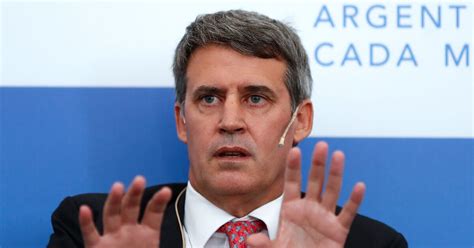 Alfonso Prat Gay El país no puede darse el lujo de dividir Economía en tantos pedazos Infobae