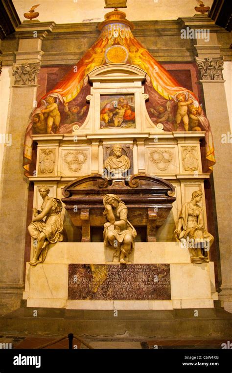 The final resting place of Michelangelo in Basilica Santa Croce in ...