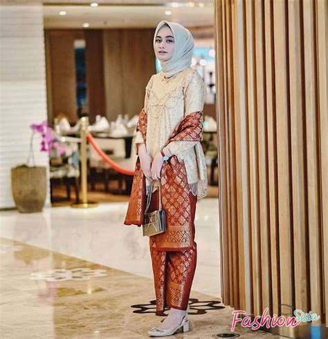 5 Tips Memadukan Warna Baju Dan Rok Gamis