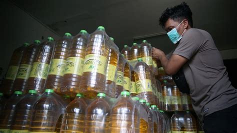 Kemendag Turunkan Pasokan Minyak Goreng Jadi Ton