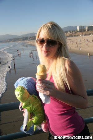 Hardcore Beach Amateur XXX Dessert