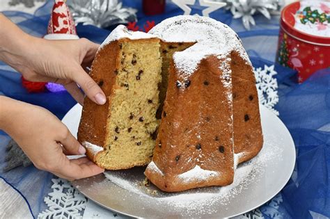 Pandoro Facile Con Gocce Di Cioccolato Tuorlo Rosso