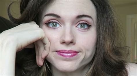 Hot Tub Streamer Amouranth Shocked With Close Call Of Losing 900 000 Leaving Fans Nothing But