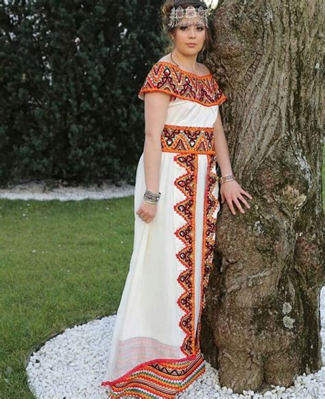 Robe kabyle ~berbère~ | Robe kabyle moderne, Robe kabyl, Robe chaoui