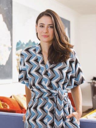 Estilista Letícia Correia trata a lingerie como item de moda