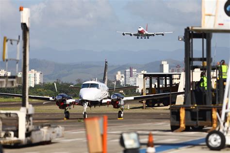 Aeroporto de São José opera taxas menores para atrair voos CBN