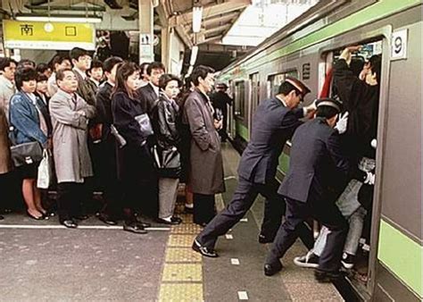 The Rush Hour In Japan 14 Pics 2 Videos