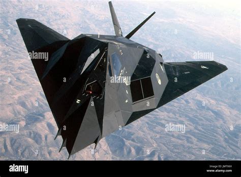 Holloman Afb Nm Agosto 14 1999 El F 117a Nighthawk Es La Primera