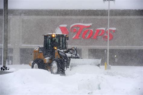 Photos Lake Effect Snow Paralyzes Parts Of New York