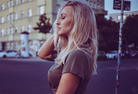 Wallpaper Women Model Blonde Side View Hands In Hair 500px