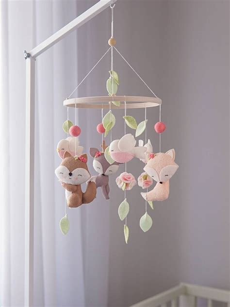 B B Rose Fille Mobile Boho Mobile Animaux De Bois Mobiles Etsy