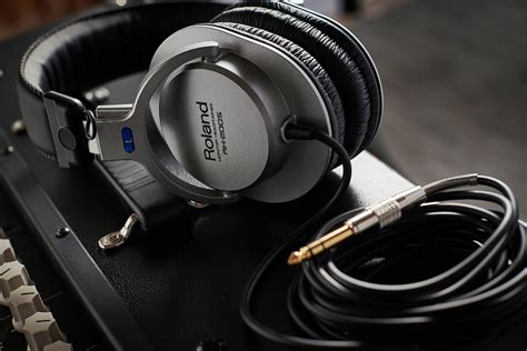 Roland RH-200 Stereo Monitor Headphones - DJ Solutions Store