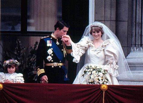 The Real Story of the Drama Behind Princess Diana's Wedding Dress