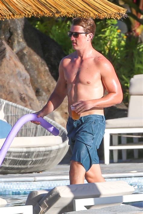 Miles Teller And Keleigh Sperry Hot Shots From Maui Photo TMZ