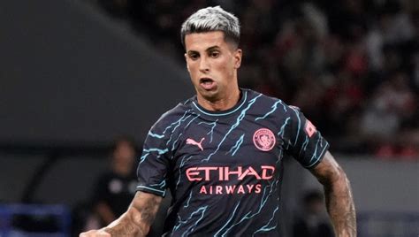 OFFICIEL Le FC Barcelone officialise les arrivées de Joao Cancelo et