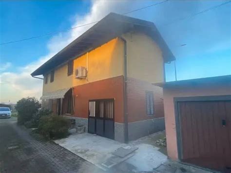 Vendita Villa Unifamiliare In Via Madonna Delle Grazie Trecate Da