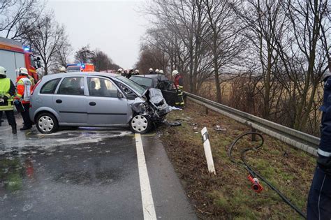 Dueren Magazin De Vettwei Schwerer Verkehrsunfall Auf Der L Mit