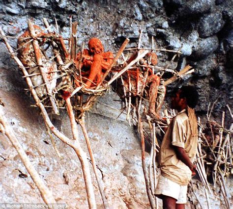 The Smoked Corpses Of Papua New Guinea Tribe Pays Respect To The Dead