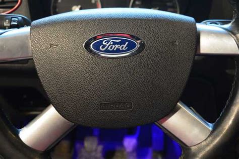 Кнопки круиз контроля форд фокус 2 – Ford Focus Hatchback Установил ...