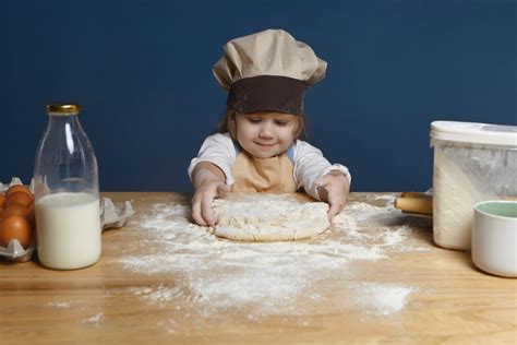 Trikovi Kako Dobiti Savr Eno Prhko Tijesto Za Bo I Ne Kola E Icv Hr