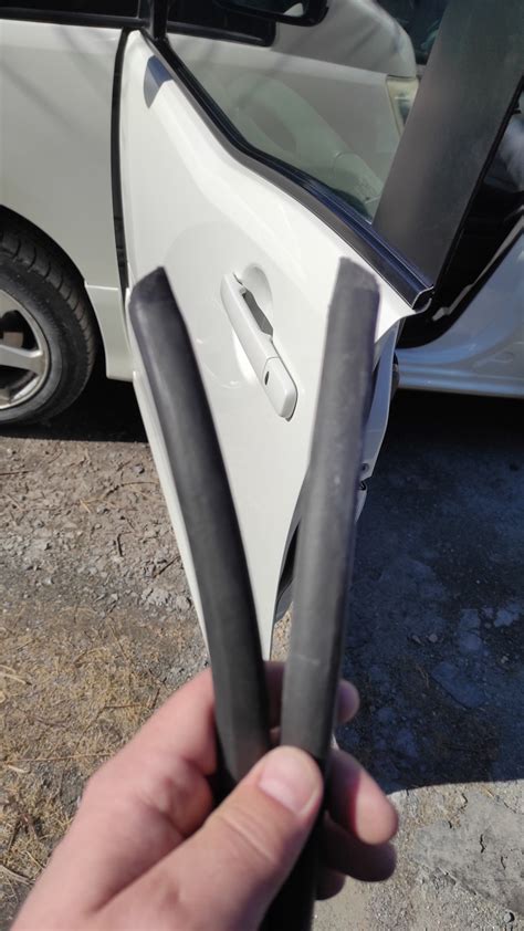 Уплотнитель сдвижной двери — Nissan Serena Mk III (C25), 2 л, 2010 года ...