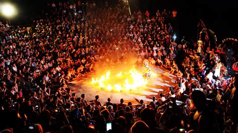 Kecak Dance Uluwatu: Bali's Enchanting Evening Show