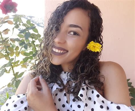 BATOM LÍQUIDO NUDE CADA UM TEM O SEU Charme se