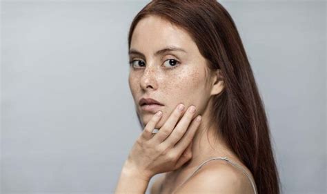 Five warning signs that your freckle could be pointing to skin cancer ...