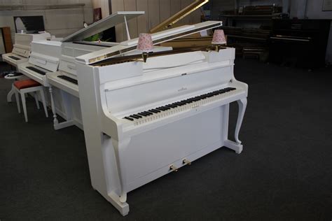 VERKAUFT Schimmel Klavier Modell 108N Chippendale Klaviere