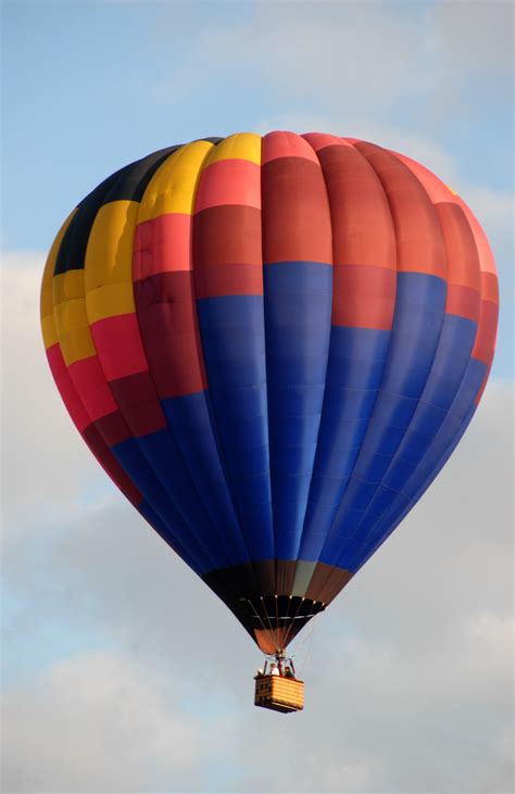 red blue  yellow hot air balloon  image peakpx