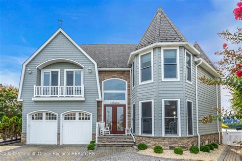 19 Captains Ct, Manasquan, NJ 08736