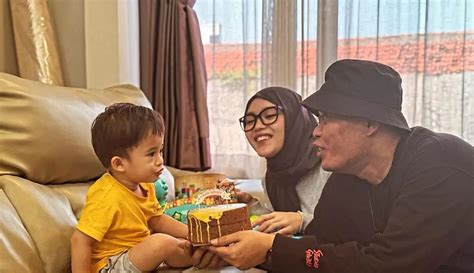 Momen Ulang Tahun Adzam Ke Sule Dan Putri Delina Beri Kejutan Di