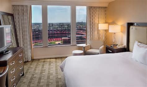 Hilton St Louis Busch Stadium Hotels Rooms And Suites