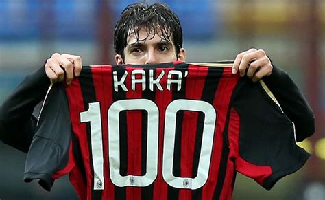 El Brasileño Kaká Celebra Su Centenar De Goles Con La Camiseta Del Milan