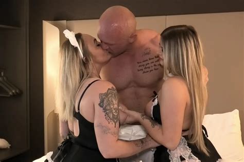 Curvy Milf S Double Dildo Compo British Amateur Porn By FapHouse