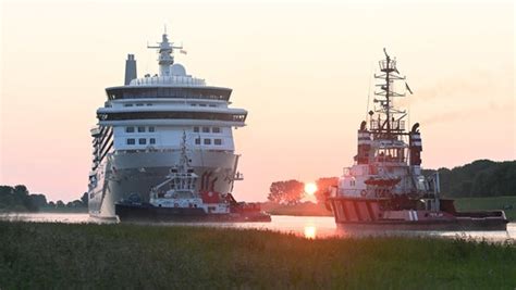 Meyer Werft In Papenburg Dockt Kreuzfahrtschiff Silver Ray Aus Ndr