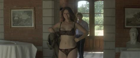 Gemma Arterton Desnuda En Gemma Bovery